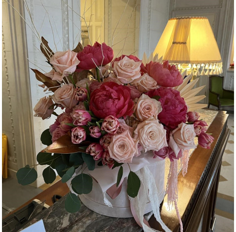 Квіткова композиція Епопея квітів 3 доставка квітів