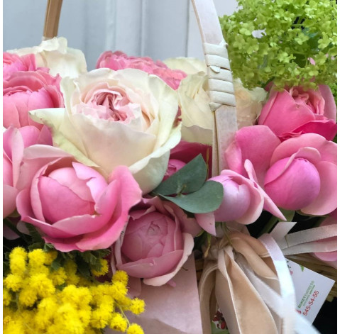 Цветочная композиция Россыпь леденцов 3 доставка цветов