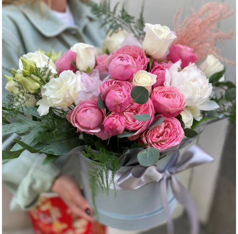 Квіткова композиція Сором'язливість 2 доставка квітів