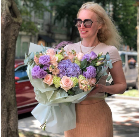 Bouquet Modest luxury 2 Flower delivery