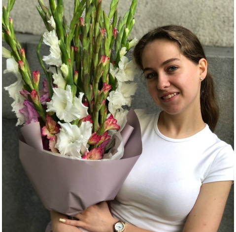 Букет 25 гладіолусів мікс 4 доставка квітів