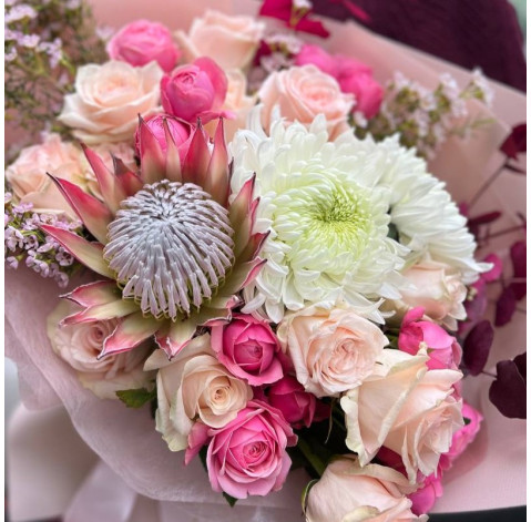 Bouquet of Protea 3 Flower delivery