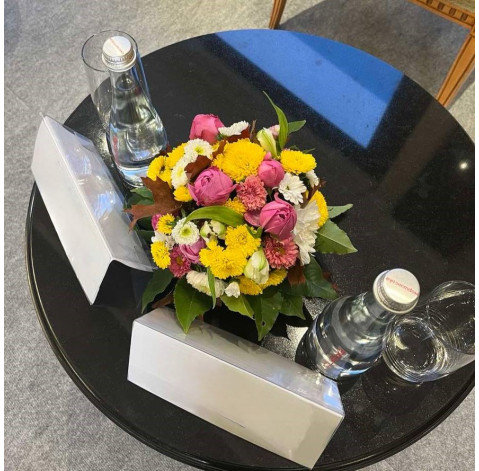 Flower arrangement Dynamics 2 Flower delivery