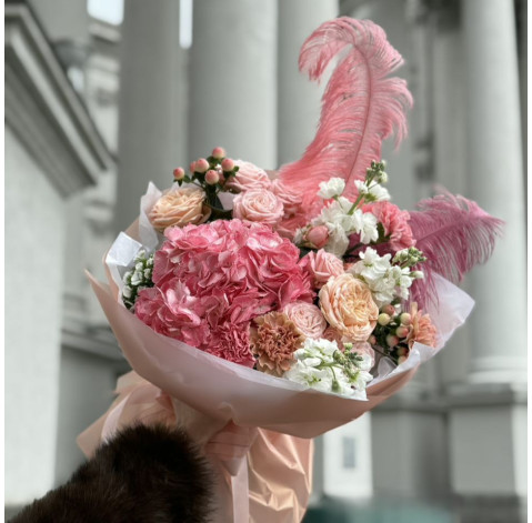 Букет Полуничний крем 2 доставка квітів