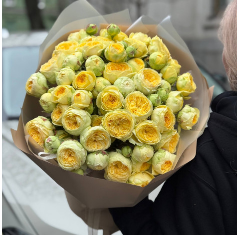 Букет 19 троянд Піоні Баблс 4 доставка квітів