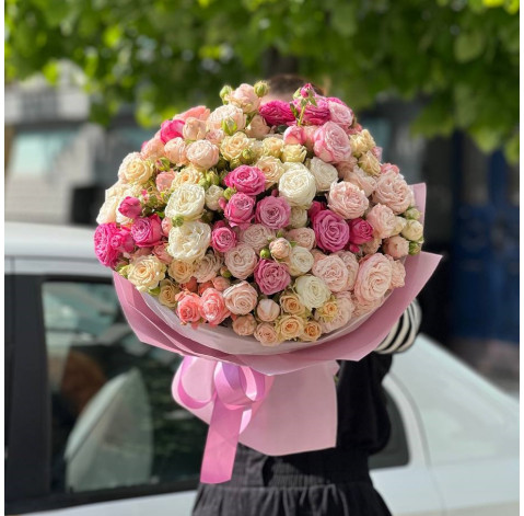 Bouquet of 31 spray roses 2 Flower delivery