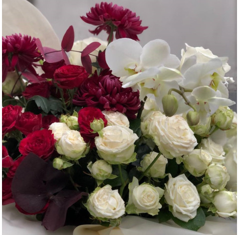 Цветочная композиция Императорская 3 доставка цветов