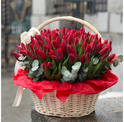Квіткова композиція 151 червоний тюльпан 1 доставка квітів