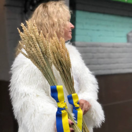 Букет для покладання з колосків доставка квітів