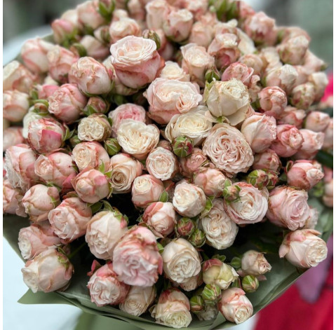 Bouquet 41 roses Bombastic 4 Flower delivery