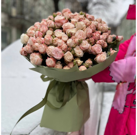 Bouquet 41 roses Bombastic 2 Flower delivery