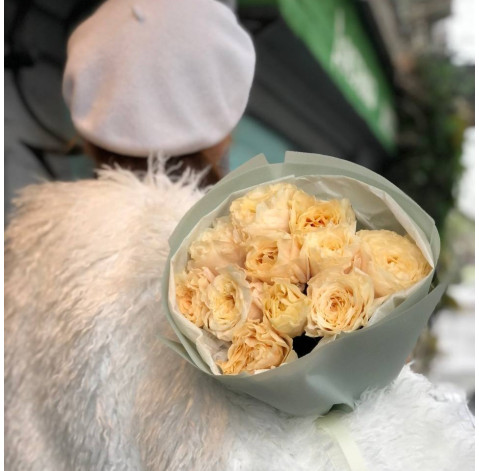 Букет 11 роз Крем Фрагранс 1 доставка цветов