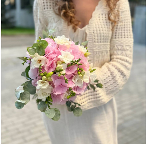 Букет Гортензія та фрезії 3 доставка квітів