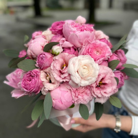 Floral arrangement Josephine Flower delivery
