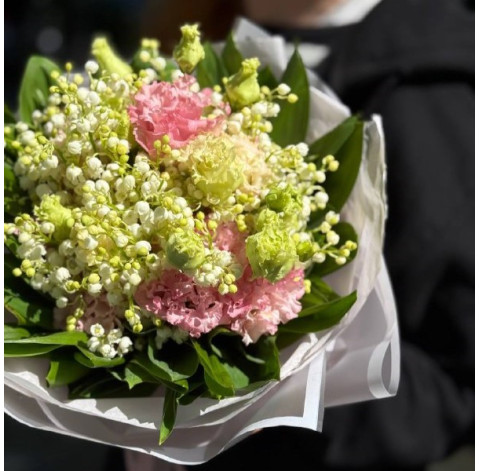 Букет Еустоми та конвалії 4 доставка квітів