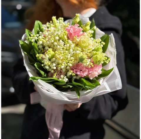 Bouquet of Eustoma and lilies of the valley 1 Flower delivery