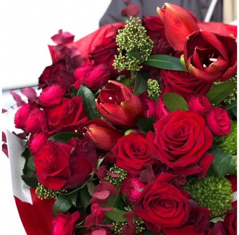 Bouquet Red Symphony 4 Flower delivery