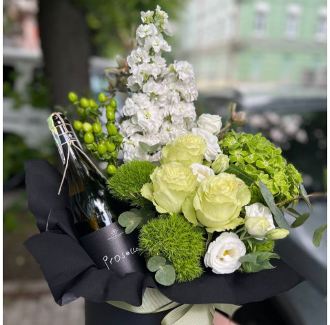 Floral arrangement with drink Stylish compliment 4 Flower delivery