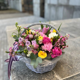 Floral arrangement Spring Carnival Flower delivery