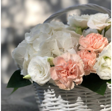 Flower arrangement Milky dawn 2 Flower delivery