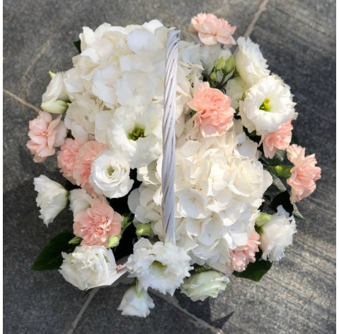 Flower arrangement Milky dawn 3 Flower delivery