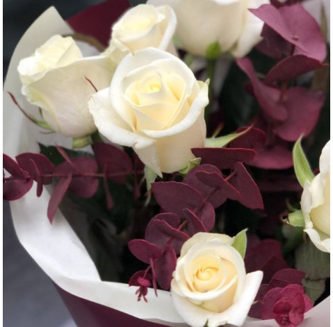 Bouquet of 7 roses Beluga 4 Flower delivery