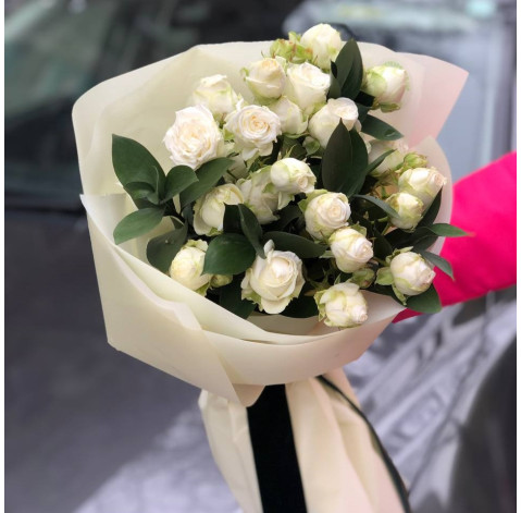 Bouquet of 3 roses Miss Bombastic 2 Flower delivery