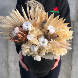 Flower arrangement Dried flowers Flower delivery