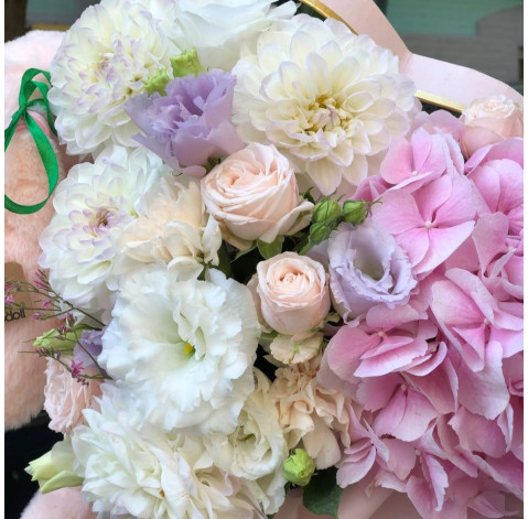 Квіткова композиція Плюш 3 доставка квітів