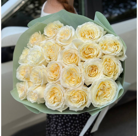 Букет 21 троянда Канделайт 2 доставка квітів