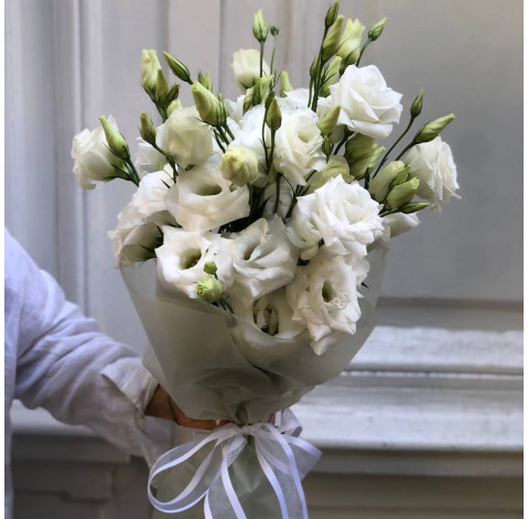 Букет 7 еустом 4 доставка квітів