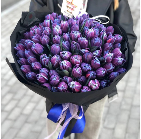 Букет 101 космічний тюльпан 3 доставка квітів