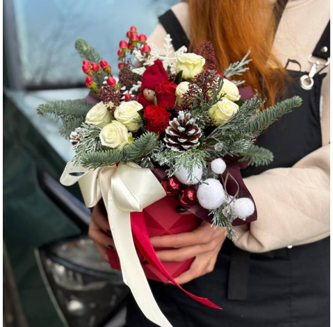 Новорічна композиція Рубін 2 доставка квітів