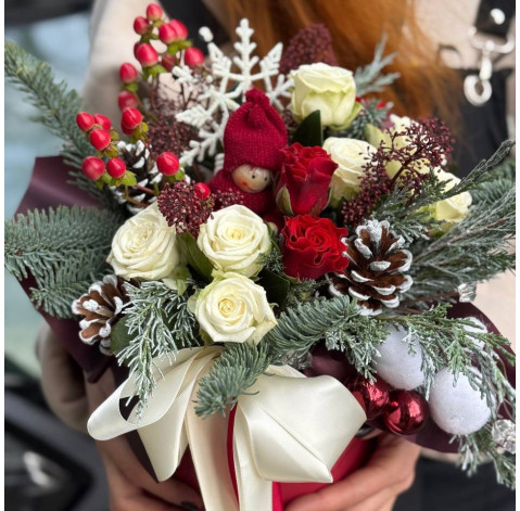 Новорічна композиція Рубін 3 доставка квітів