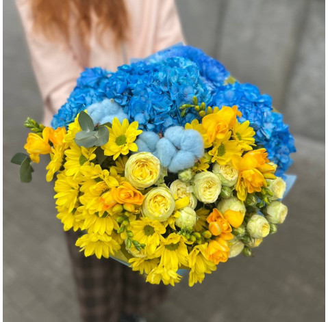 Букет Серце України 4 доставка квітів