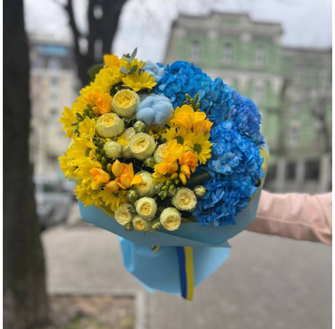 Букет Серце України 1 доставка квітів