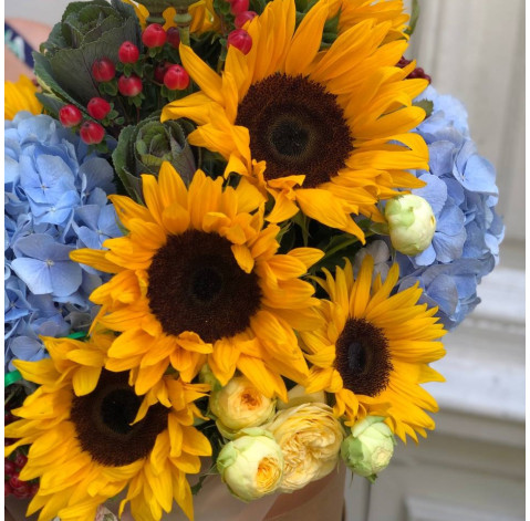 Flower arrangement Zolotse 5 Flower delivery