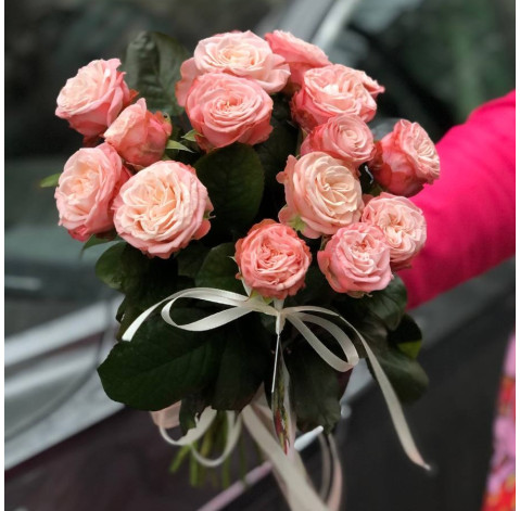 Bouquet of 15 roses Madame Bombastic (one bud) 2 Flower delivery