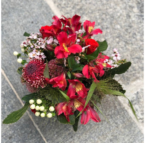 Flower arrangement Drama 3 Flower delivery