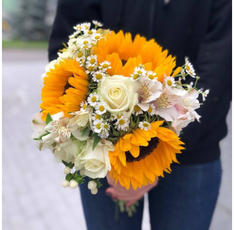 Bouquet Towards Happiness 3 Flower delivery