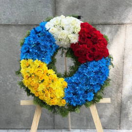 Round wreath Ukraine-France Flower delivery