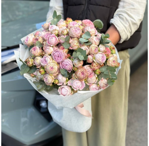 Bouquet of 17 Blossom Bubbles roses 2 Flower delivery