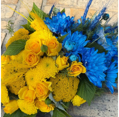 Official table floral arrangement 3 Flower delivery