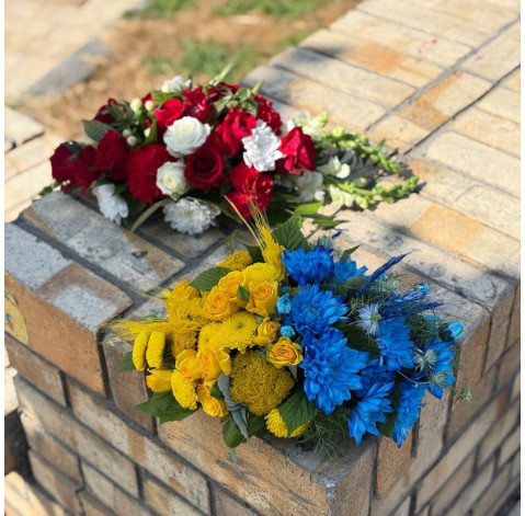 Official table floral arrangement 1 Flower delivery