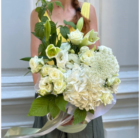 Flower arrangement Snow-White Veil 4 Flower delivery