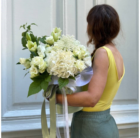 Flower arrangement Snow-White Veil 2 Flower delivery