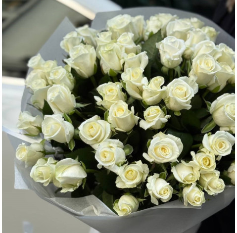 Букет 55 роз Белуга 3 доставка цветов