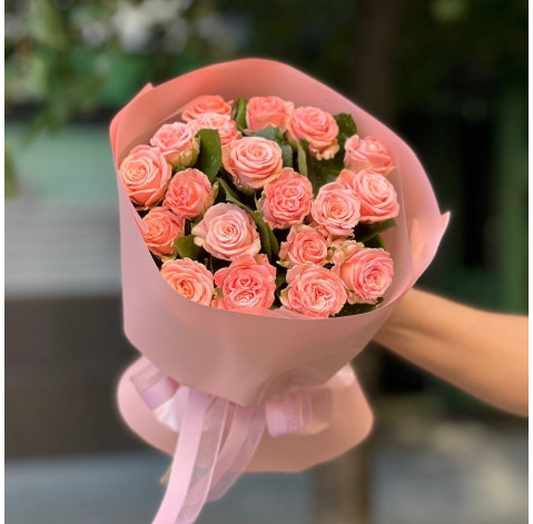 Bouquet of 19 roses Madame Bombastic (one bud) 1 Flower delivery
