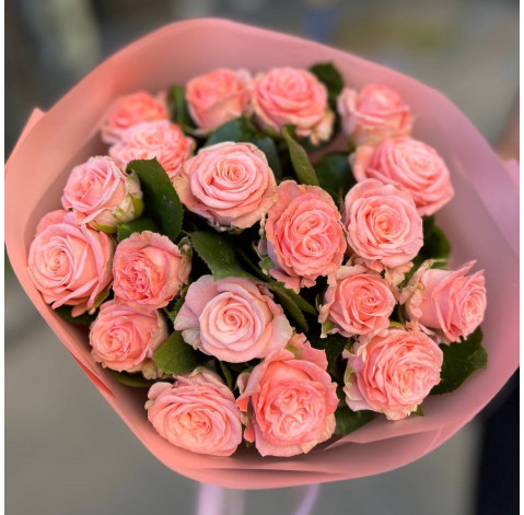 Bouquet of 19 roses Madame Bombastic (one bud) 4 Flower delivery
