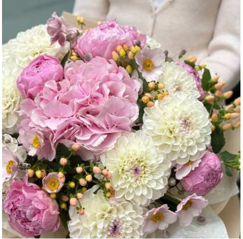 Bouquet Air Caprice 4 Flower delivery